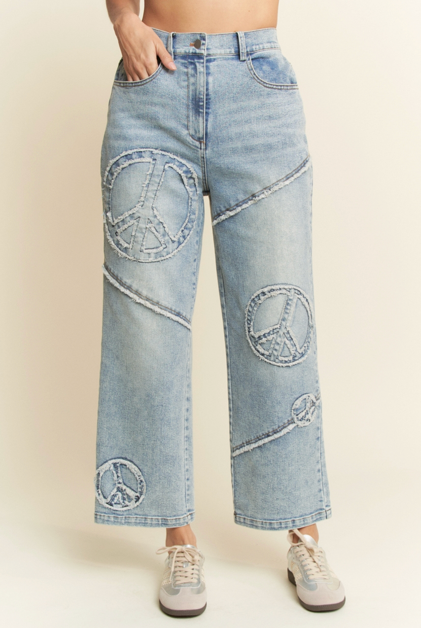 Davi & Dani Peace Sign Cropped Jean